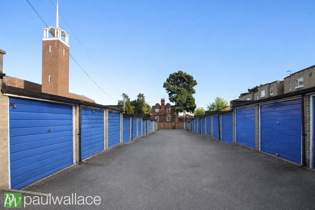 2 Brickendon Court, Chapel End, Hoddesdon photo 4