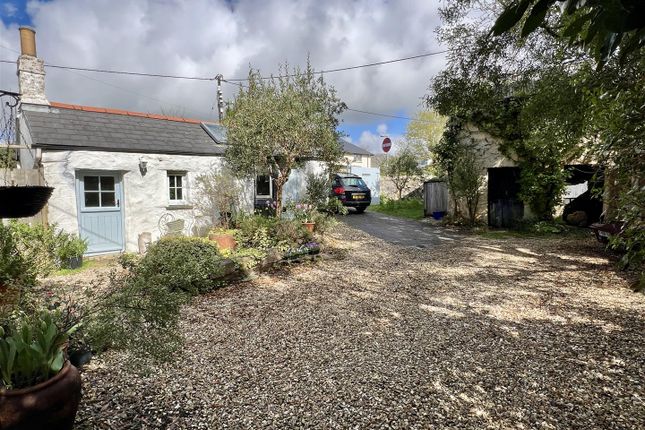 Cottage for sale in Private And Central Village Position, Carnon Downs, Truro