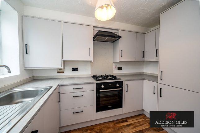 43, Hurworth Avenue, Berkshire photo 4