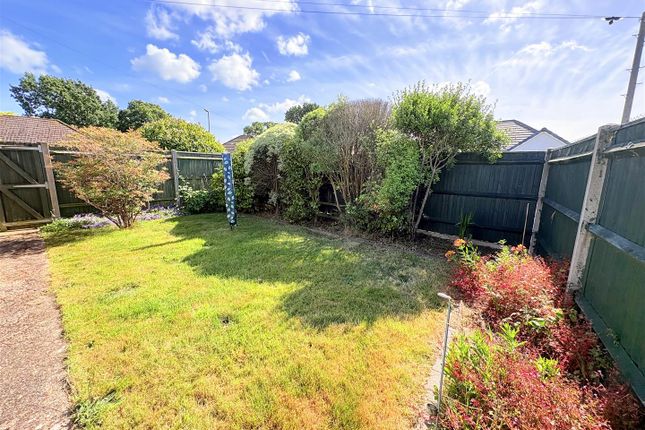 24, Glyn Way, Fareham photo 3