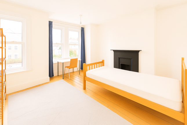 52, Brighton photo 4