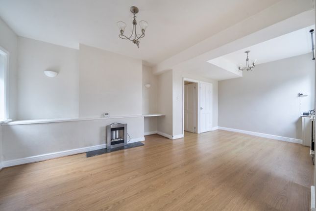 31, Park Lane, West Yorkshire photo 2