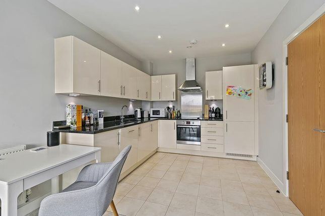 11 Makepeace Court, Blagrove Road, Teddington photo 3
