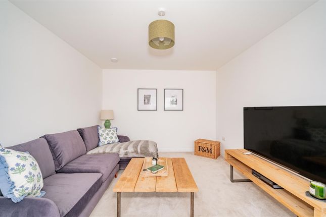 37, Osprey Terrace, Dundee photo 3