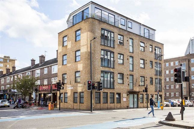 Thumbnail Flat for sale in Southwark Bridge Road, London