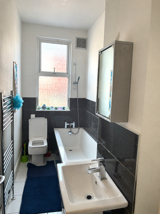 36 Savile Place , Savile Place, Leeds photo 3