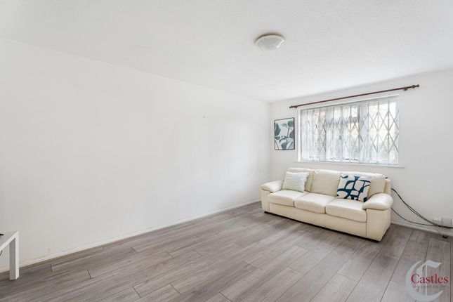 Flat 3, Parkside Court, 135 Palmerston Road, London photo 4