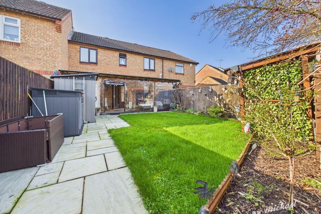 28 Batt Furlong, Aylesbury photo 3