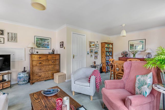 10, Holly Court, Ilkley photo 3