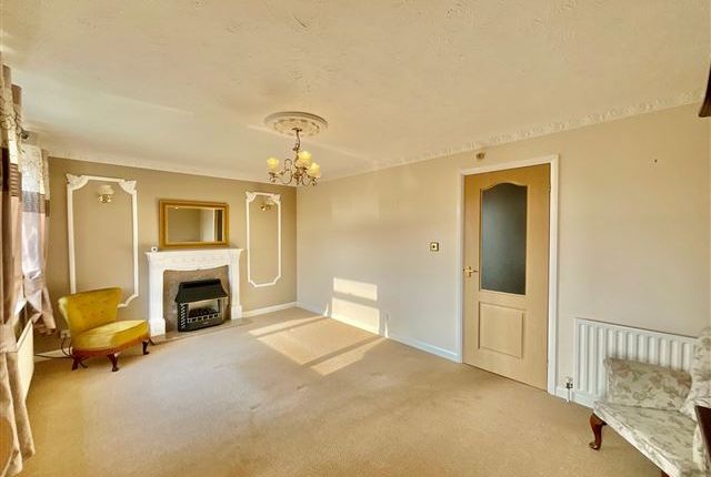 41, Aspen Close Killamarsh, Sheffield photo 3