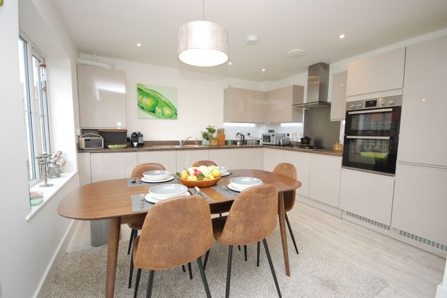 1, Somerset Fields, Farnham photo 3