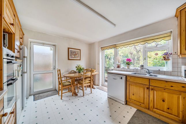5, Bourne Way, Surrey photo 3