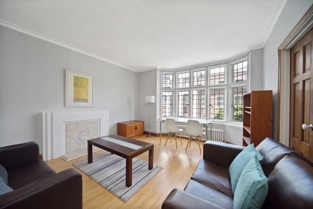 Flat 24 Queen Court, Queen Square, London photo 4