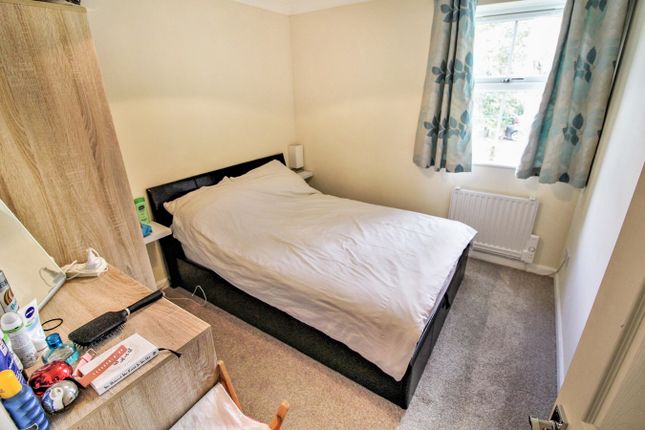 Flat for sale in Walkers Place, Reading