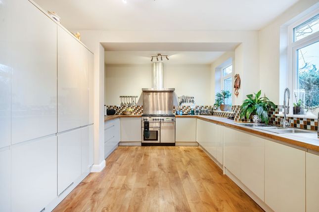 20 Newton Wood Road, Ashtead photo 3