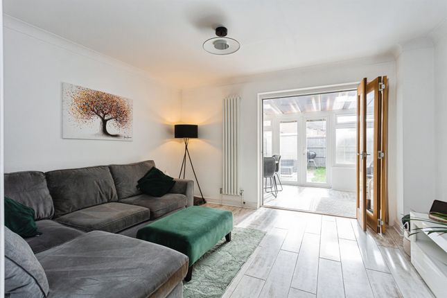 11, Mocatta Way, BURGESS HILL photo 3