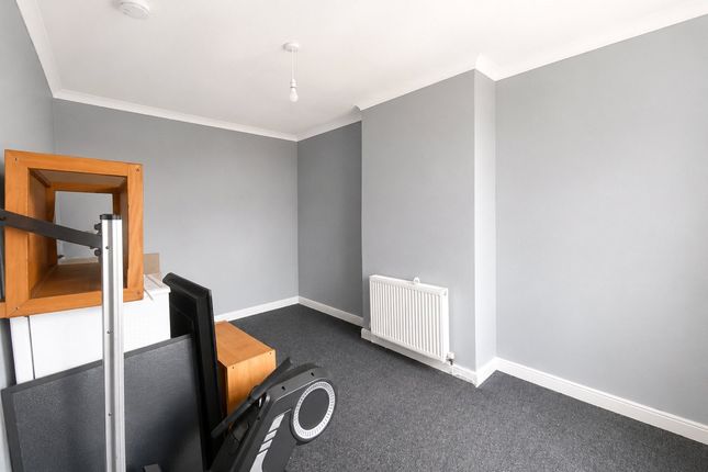 511, Blackburn Road, Accrington photo 4