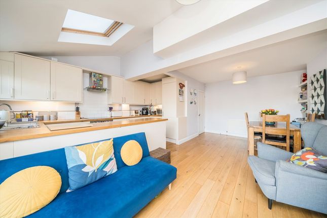 137, Grand Avenue, Surbiton photo 4