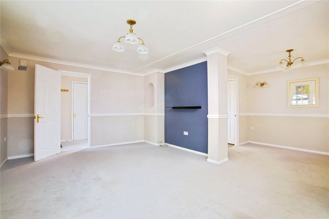 116 Maple Walk,, Broadway Park, Petersfield photo 4