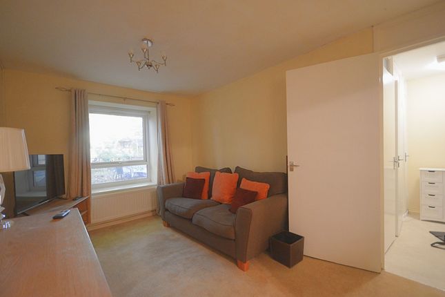 Flat D, 72 Hamilton Road, Bournemouth photo 2