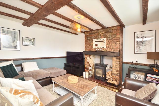 1 Staunbury Cottages, Church Lane, Bristol photo 2
