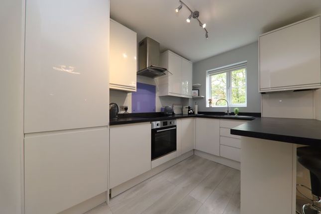 Flat for sale in Swan Close, Rickmansworth