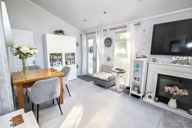 8, Second Avenue, Tilehurst photo 4