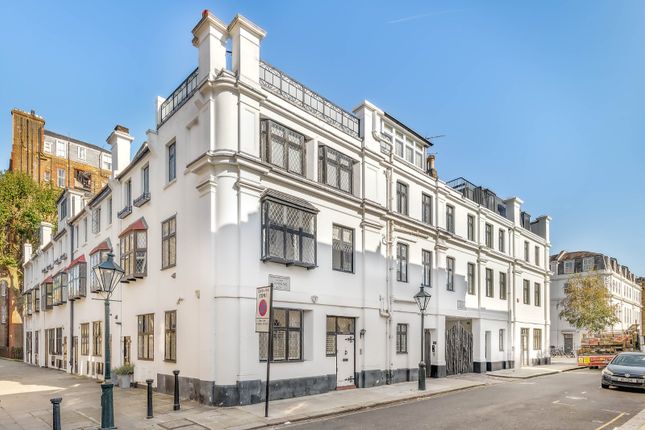 3-bed house on 1, De Vere Cottages, London, £3,900,000