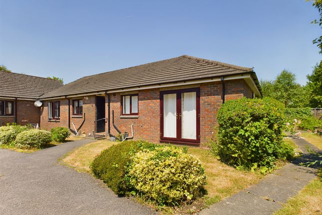 Thumbnail Bungalow for sale in Wakeford Court, Tadley