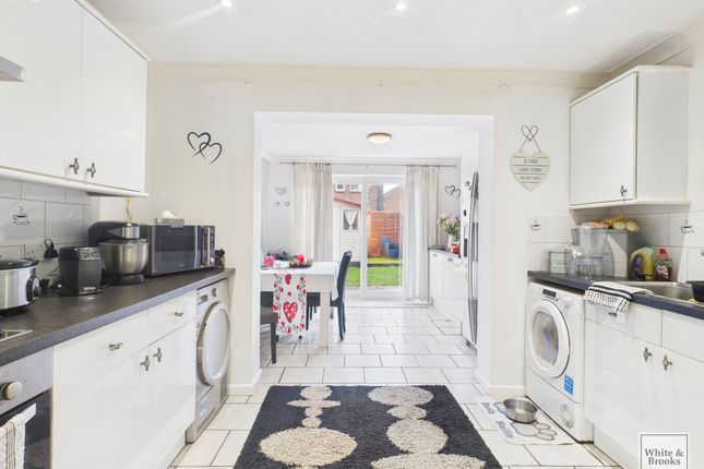 24 Montgomery Drive, Bognor Regis photo 3