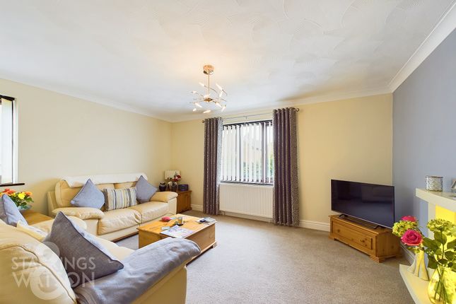 Flat for sale in Globe Lane, Blofield, Norwich