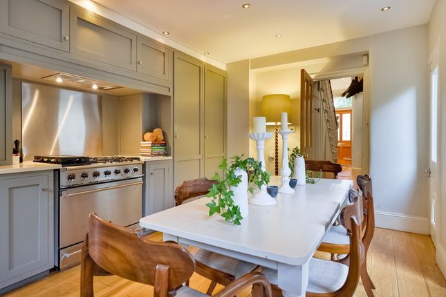 106 Bolingbroke Grove, London photo 2