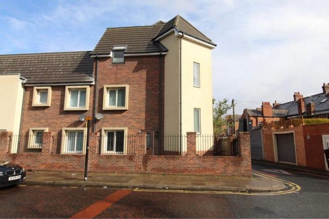 Thumbnail Town house to rent in Romulus Court, Newcastle Upon Tyne