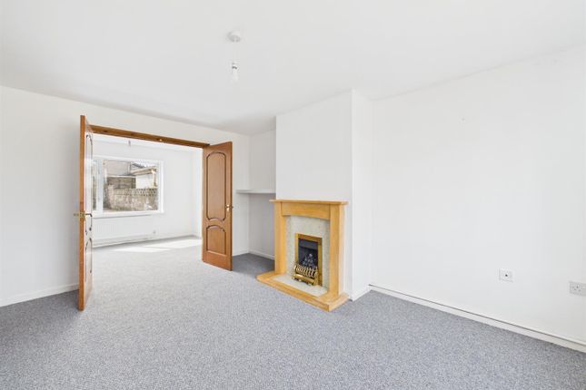4, North Avenue, Kenfig Hill photo 3