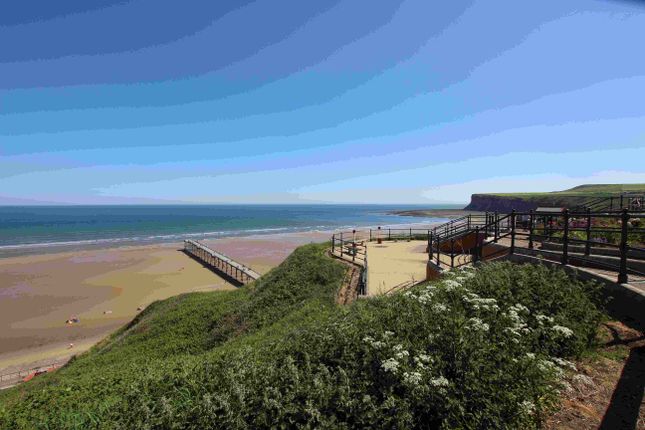 Flat 5, 21, Marine Parade, Saltburn-By-The-Sea photo 2