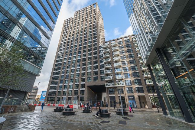 Flat for sale in New Drum Street, London