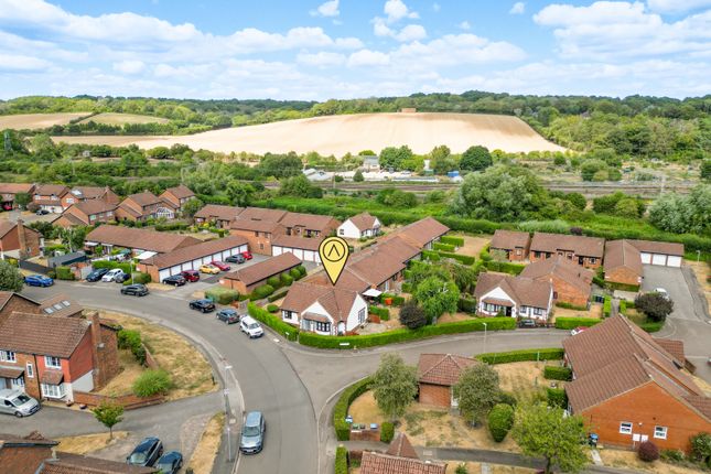 2, Mandelyns, Northchurch, Berkhamsted photo 2