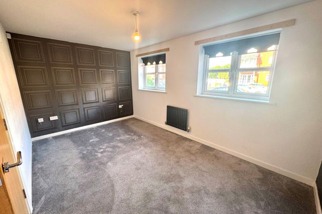 Flat 12 Rossall Court, Reeds Lane, WIRRAL photo 5