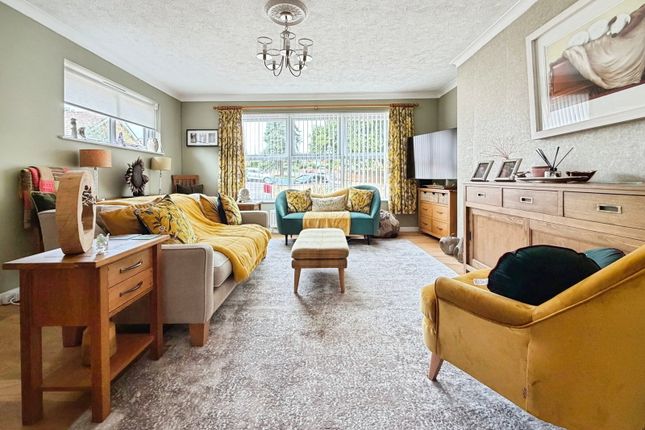 21, Whitegate Close, Minehead photo 4