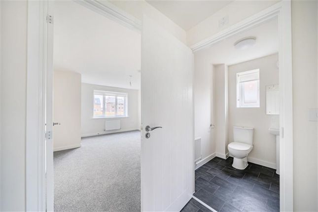 Binggeli Grove, Upton, Pontefract photo 4