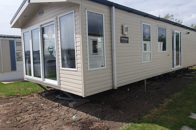 2-bed caravan on Orchard Views Holiday Park, Burmarsh Road, Romney Marsh, £42,000
