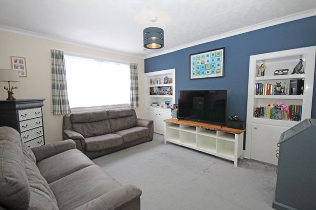 38 Yuill Avenue, Buckie photo 4