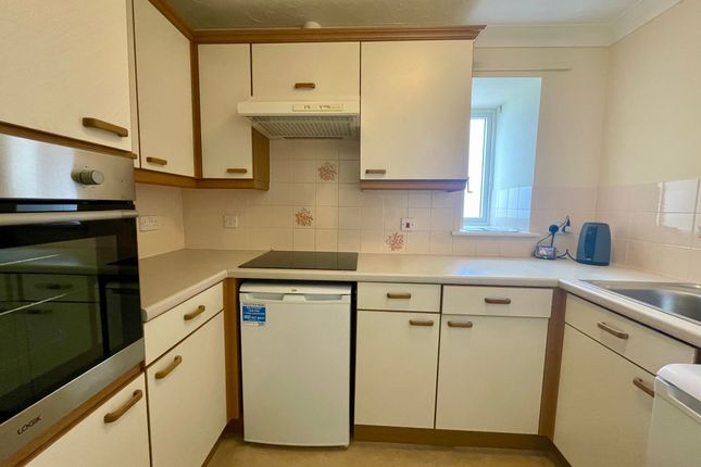 Flat 16, Lowen Court Quay Street, Truro photo 4