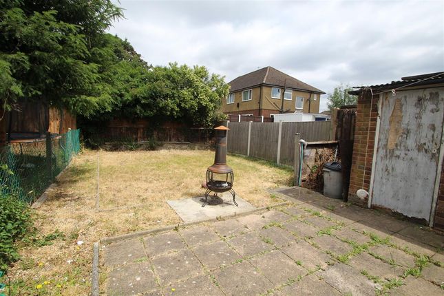 97, Bedfont Close, Bedfont photo 4