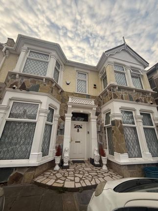 31, Endsleigh Gardens, Ilford photo 5