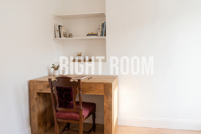 22, Redcliffe Close, Old Brompton Road, Earls Court photo 2