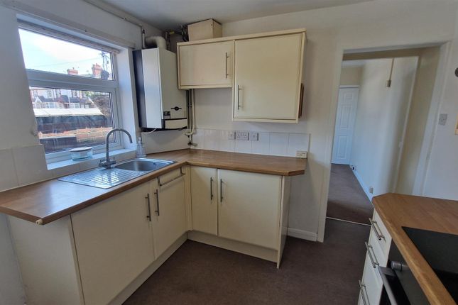 28, Watlands View, Newcastle under Lyme photo 4