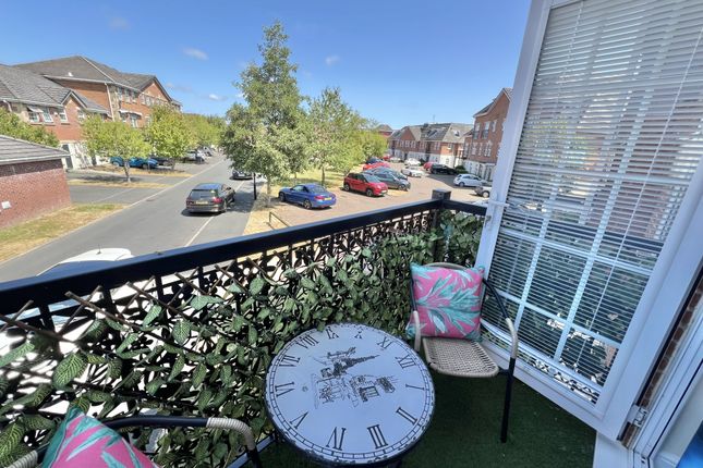 93, Garden Close, Poulton-Le-Fylde photo 3
