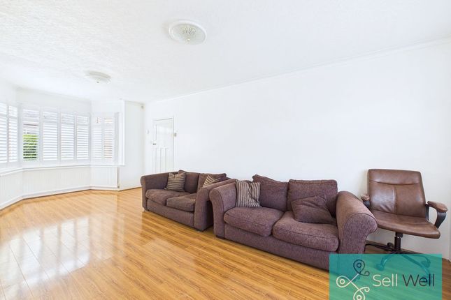 9, Hawthorn Drive, Manchester photo 3