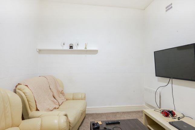 30, Newton Drive, Blackpool photo 3